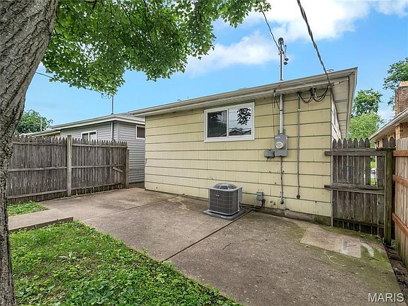 4th image of 3937 Illinois Ave