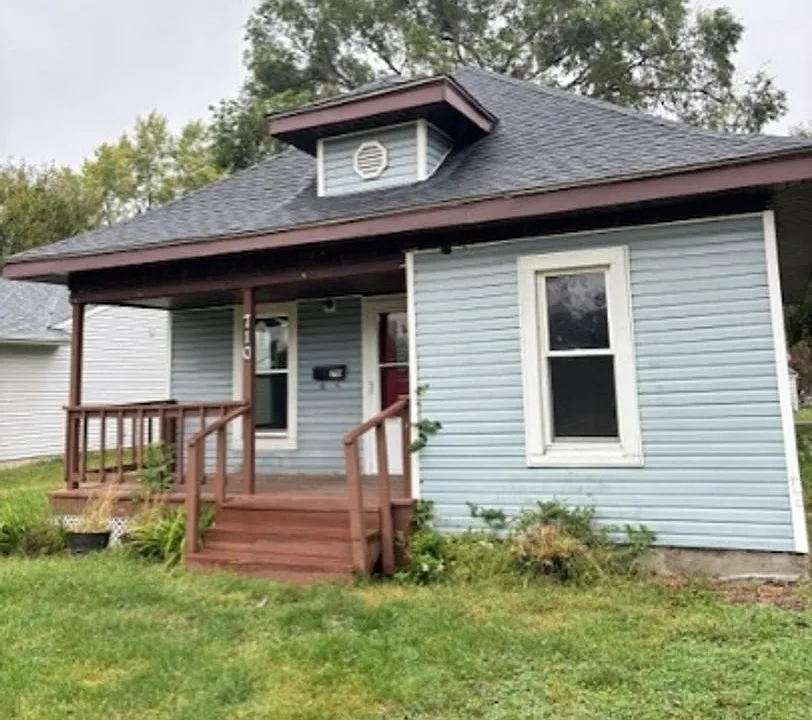 710 E University Ave