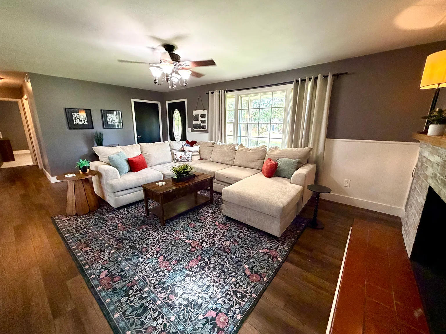 2 bed, 1.5 bath, 1492 sqft, $2,200 — Photo 2