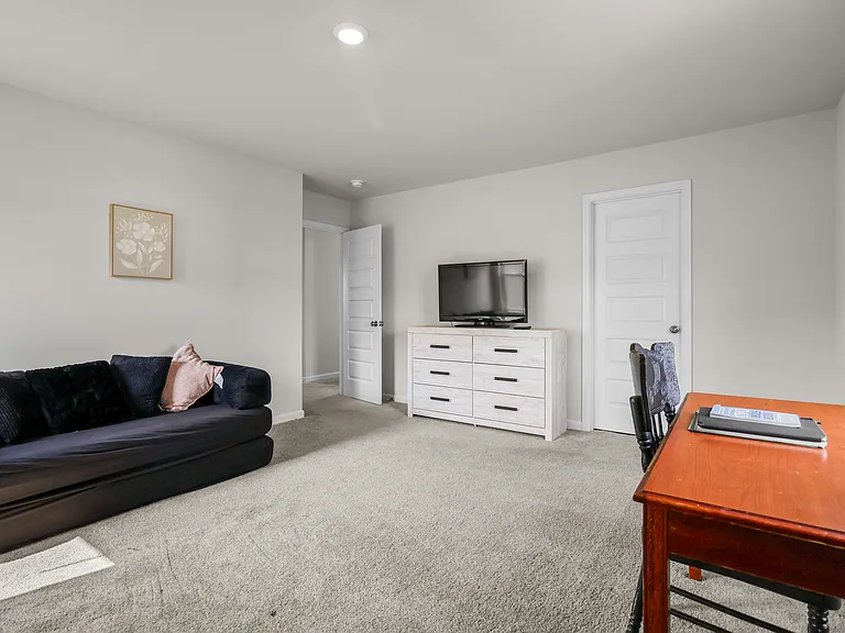 901 Moray Ln — Photo 29
