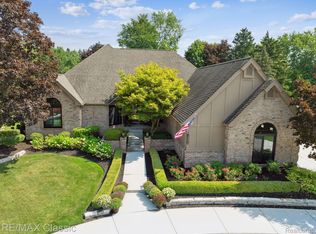 13596 Westbrook Rd, Plymouth, MI 48170