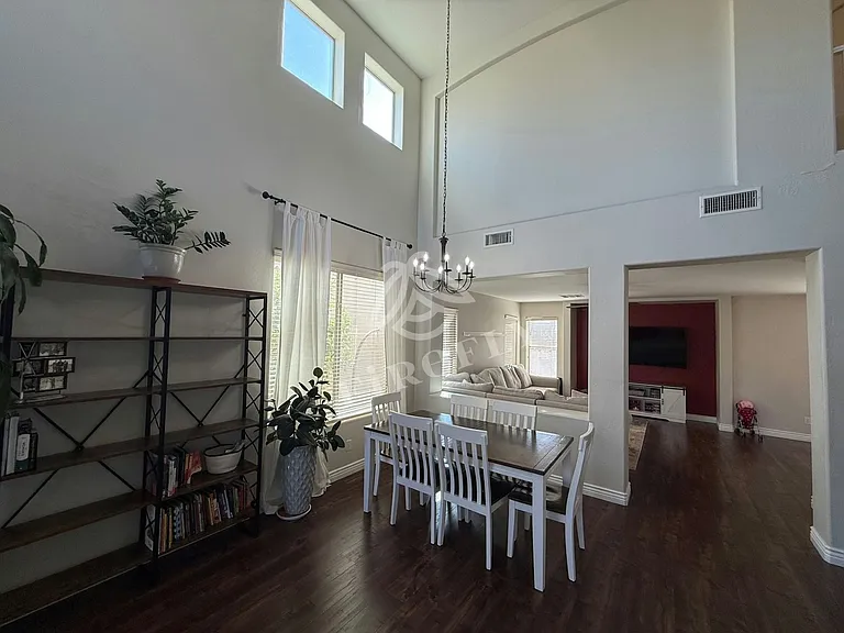 6509 W Red Fox Rd — Photo 5