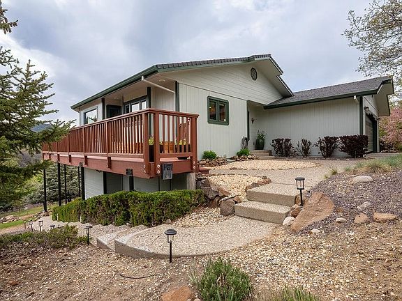 3rd image of 25 Oakridge Way