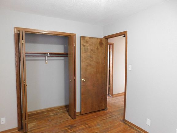 5th image of 1670 N Lawndale Ave