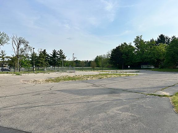 5th image of 2425 Gull Rd