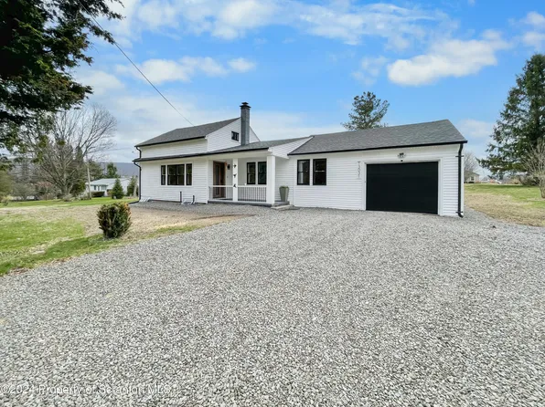 13031 Valley View Dr, Clarks Summit, PA 18411