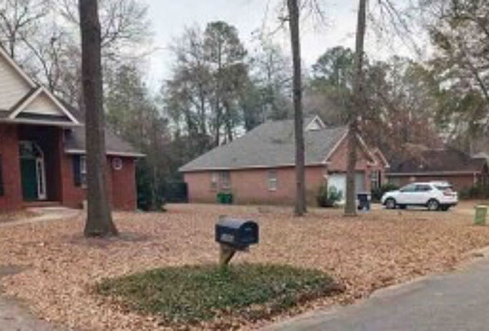 1st image of 102 Quinelle Dr