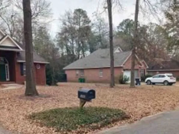 102 Quinelle Dr, Perry, GA 31069