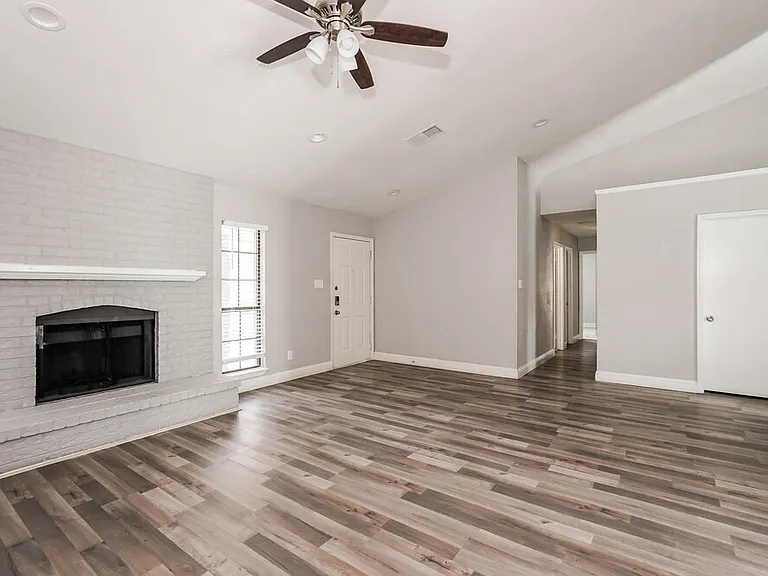 2303 Villanova St — Photo 5