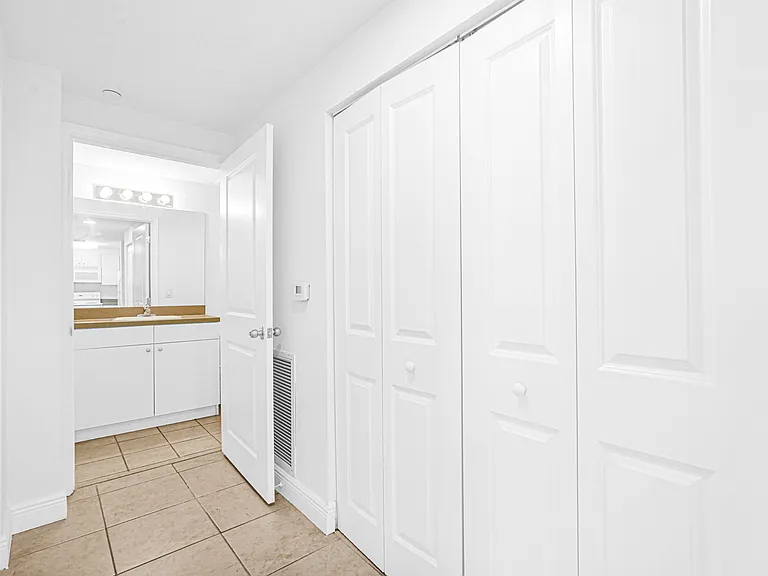 1250 S Miami Ave #812 — Photo 14