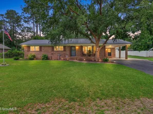 222 Edgewood Dr, Blackshear, GA 31516