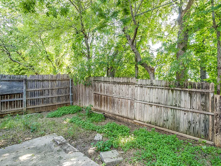 127 Allencrest Dr — Photo 36