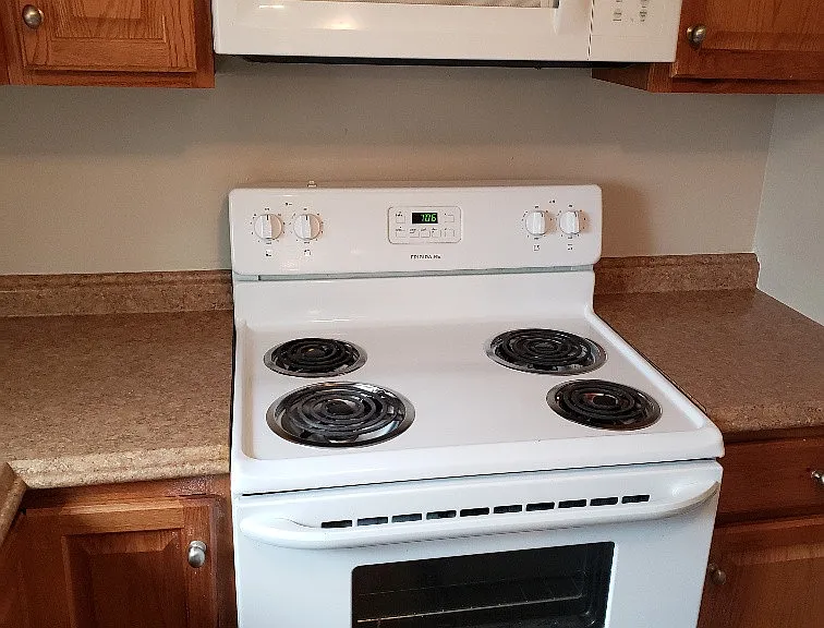 120 Riverside Ct #1-37 — Photo 6
