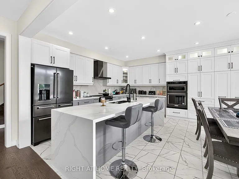 91 Monteith Dr — Photo 10