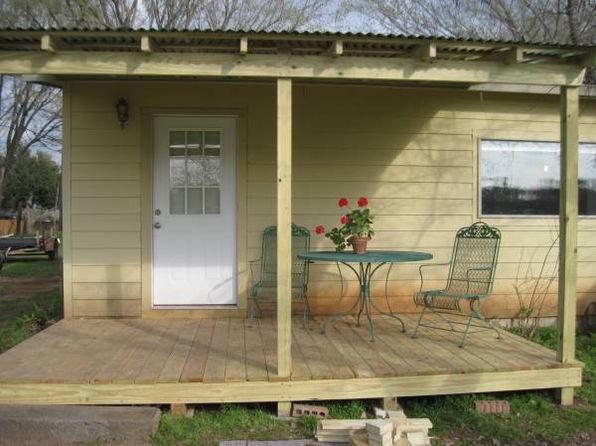 208 3rd Ave