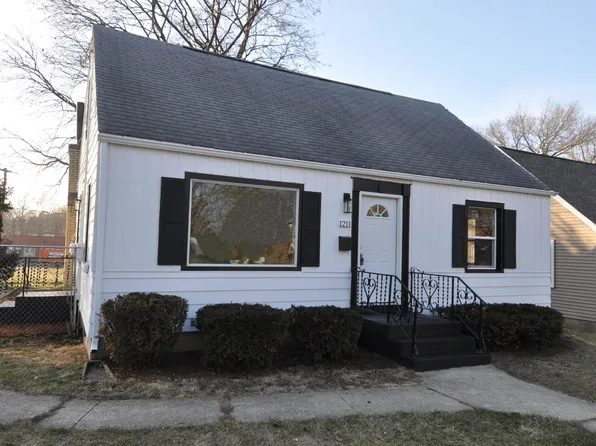 1211 23rd St, Rockford, IL 61108