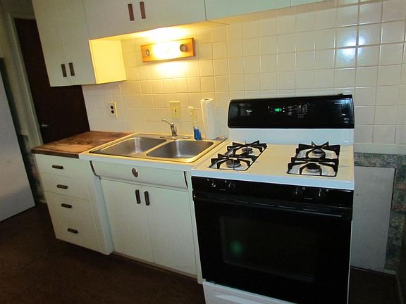 4th image of 2234 N Circle Dr