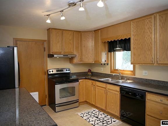 3rd image of 2610 Knollwood Dr