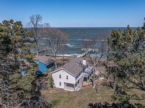 2nd image of 900 Brammer Dr