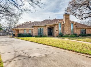 2403 Bluffview Ct, Arlington, TX 76011