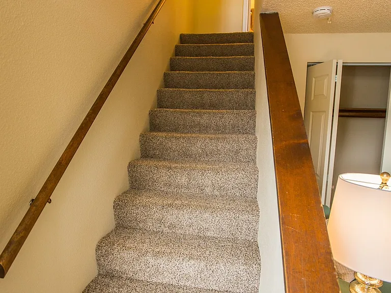 1837 NE Purcell Blvd — Photo 12