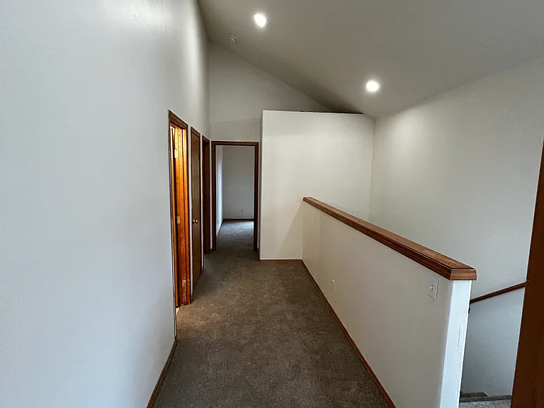 614 S 41st Ct — Photo 8