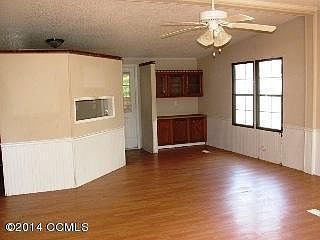 3rd image of 121 Forest Line Dr