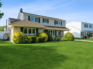 2555 Kensington Rd, East Meadow, NY 11554