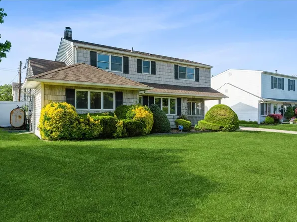 2555 Kensington Road, East Meadow, NY 11554
