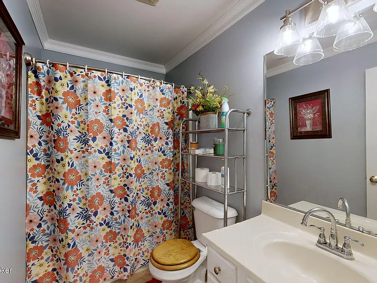 9916 Spring Gate Dr — Photo 18