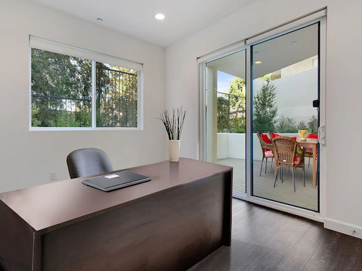 610 Levering Ave — Photo 2
