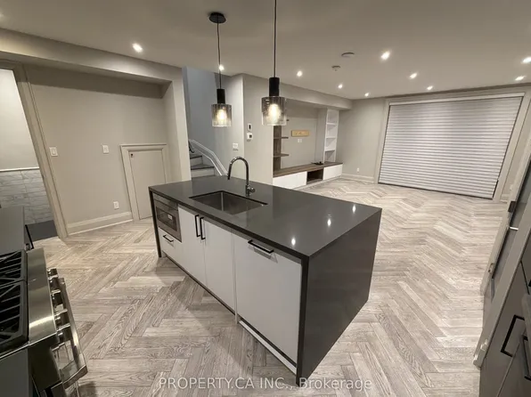 47 Madison Ave #6, Toronto, ON M5R 2S3