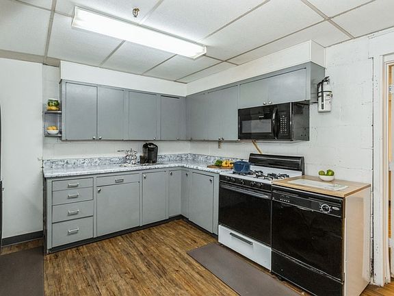 4th image of 728 E College St #108