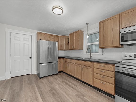 4th image of 7802 Jones Rd