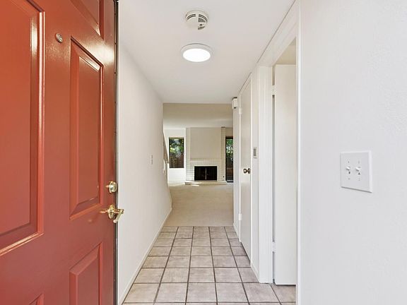 4th image of 21 Prairie Falcon Drive