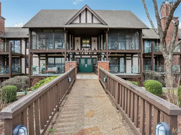 1440 Heritage Lndg APT 208, Saint Charles, MO 63303