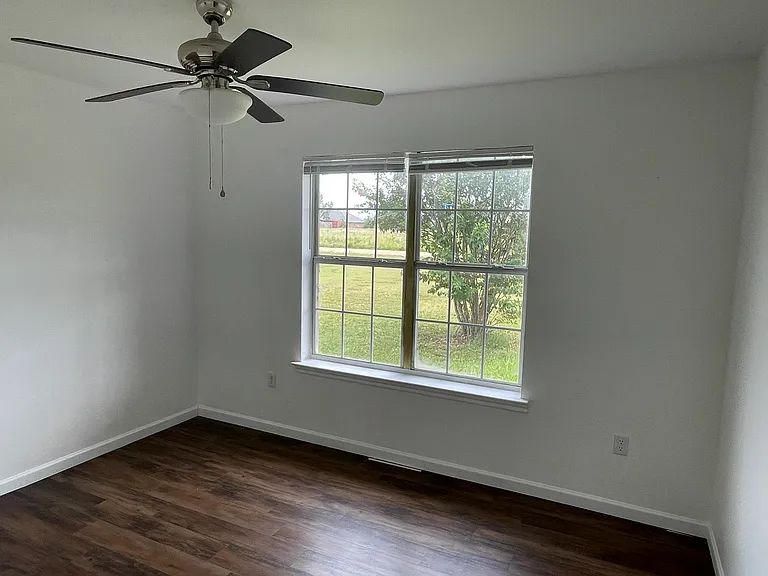 156 Michael Ave — Photo 10