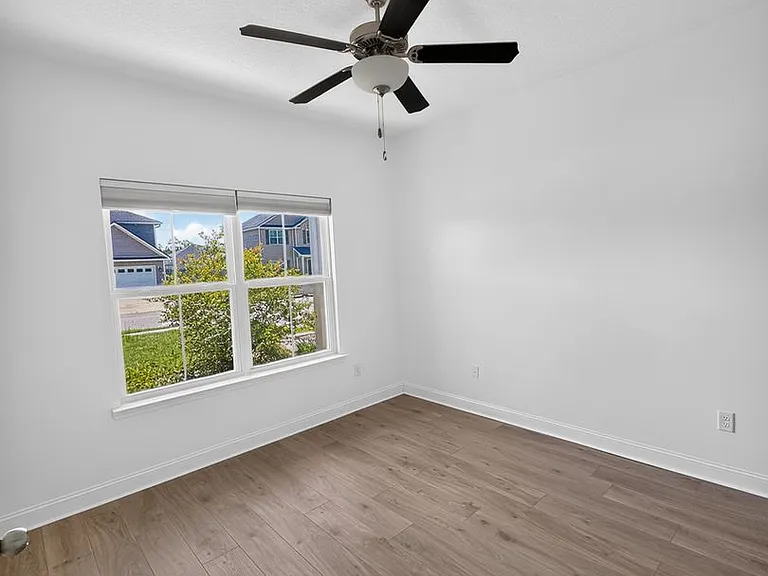 500 Thorp Cir — Photo 16