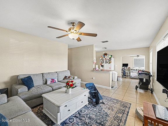 4th image of 2648 Coventry Rd