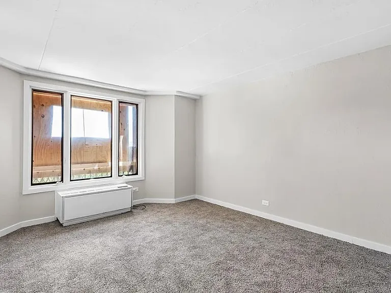 1 Renaissance Pl #709A — Photo 16