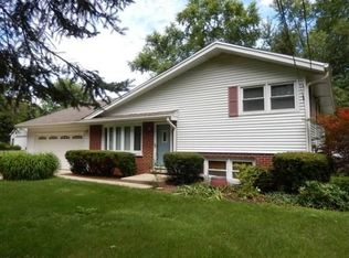 3S477 Pattermann Rd, Warrenville, IL 60555