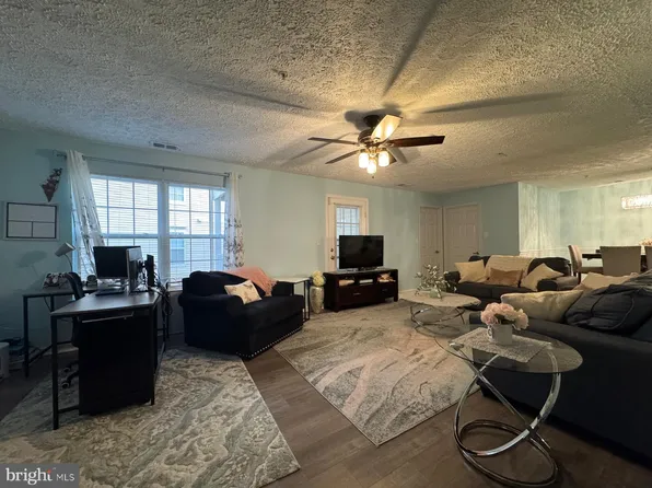 3712 Excalibur Ct APT 202, Bowie, MD 20716