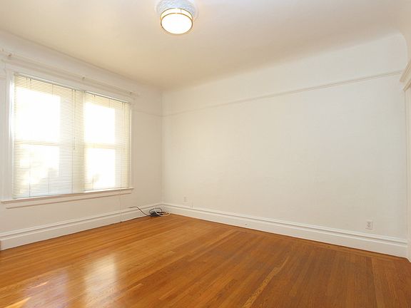 3rd image of 1114 Broadway