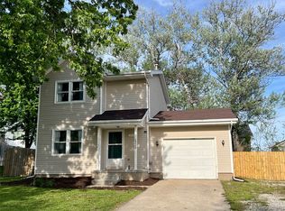 1322 Hunter Dr, Norwalk, IA 50211