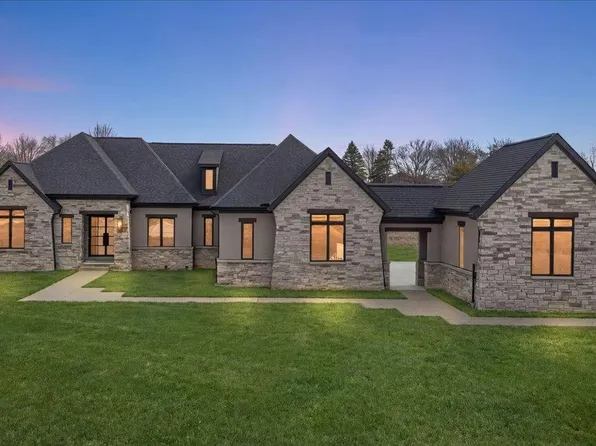 67736 Overlook Trl, Washington, MI 48095