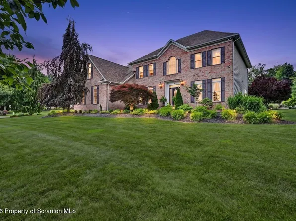 602 Clover Ln, Moscow, PA 18444