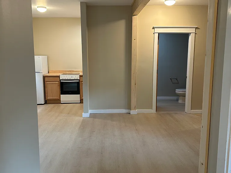 442 Maple Ln — Photo 6