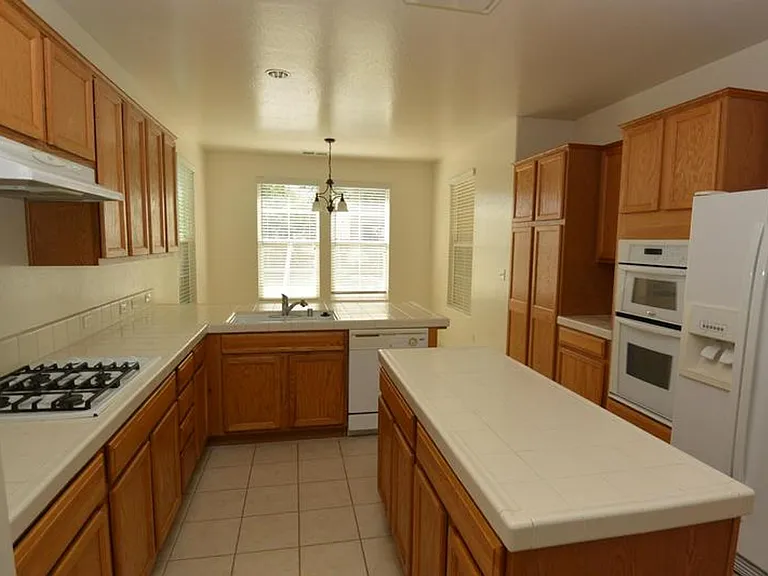3204 N Kayenta St — Photo 4