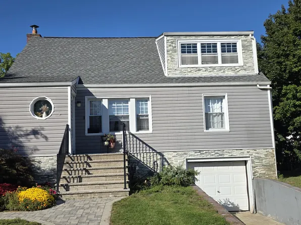 3 Cameron Ln, Valley Stream, NY 11581
