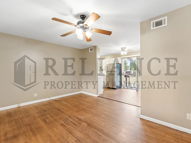 2310 S Vine St — Photo 13